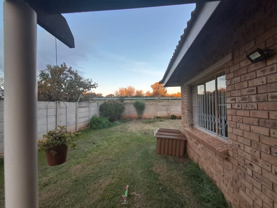 To Let 3 Bedroom Property for Rent in Langenhovenpark Free State